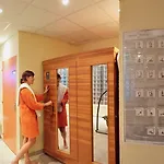 Lägenhetshotell Vacanceole - Le Saint Clair 3*