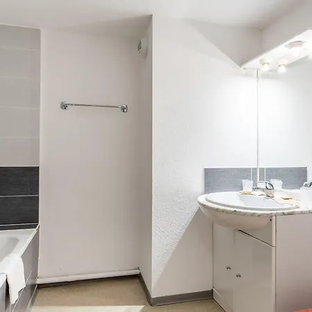 Vacanceole - Le Saint Clair 3* 아그